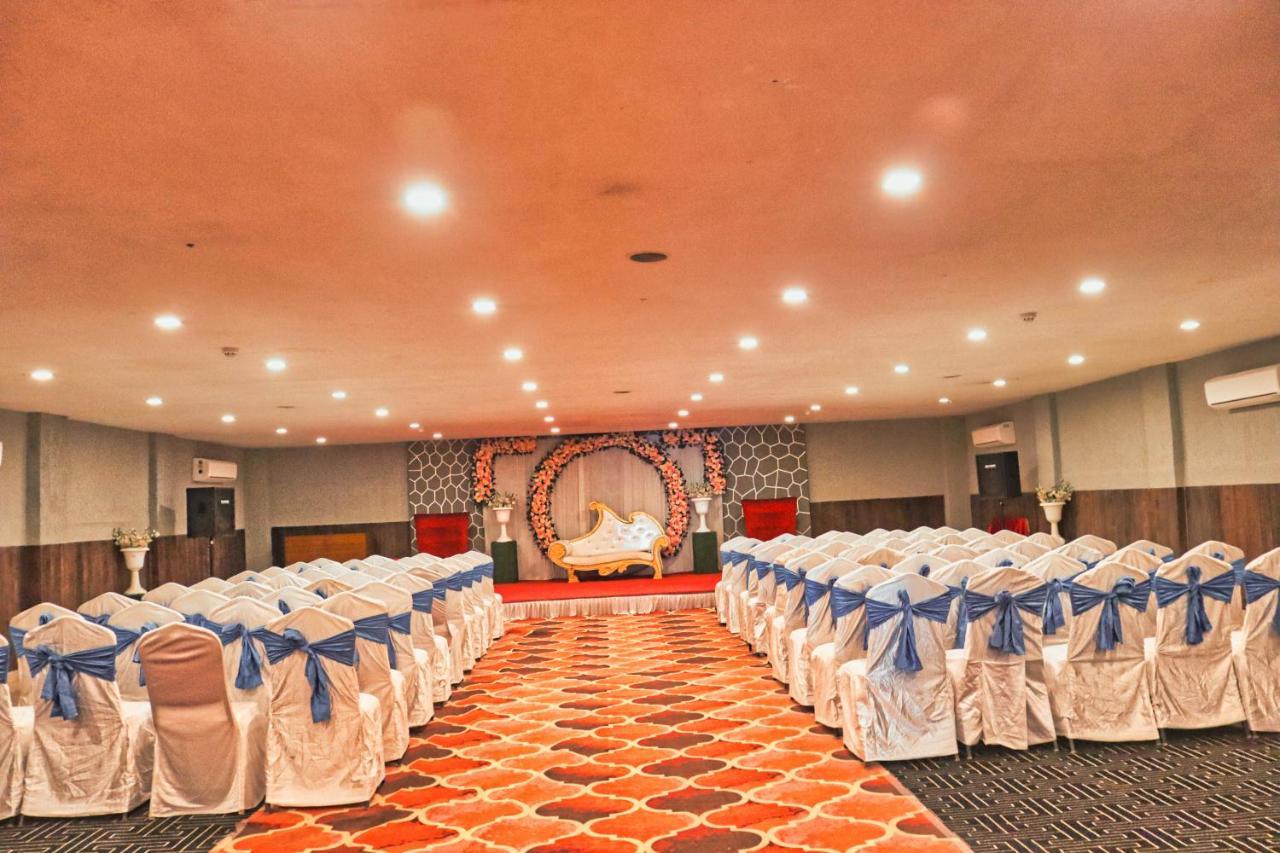 Hotel Clarks Collection Bhavnagar Exterior photo