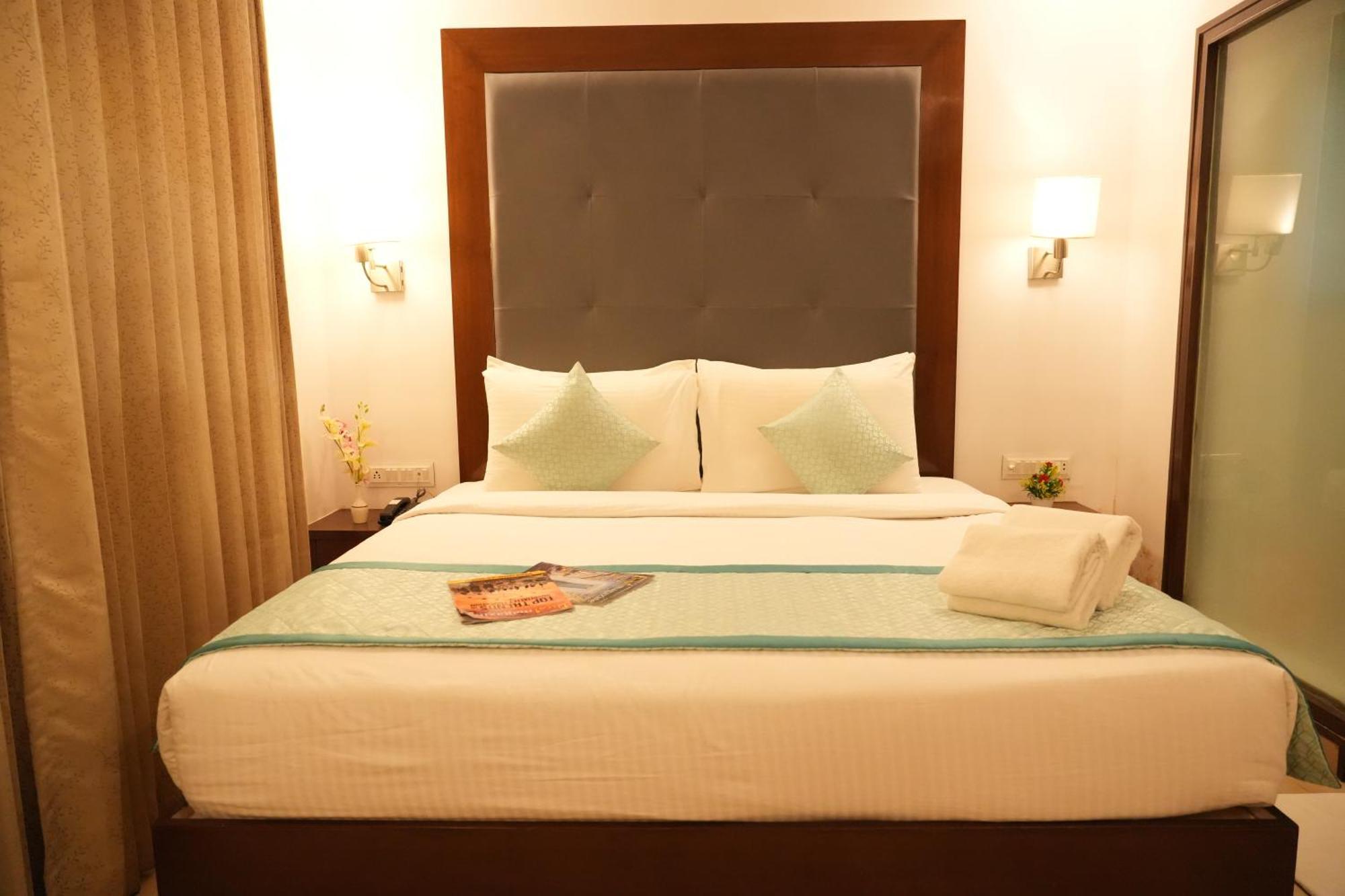Hotel Clarks Collection Bhavnagar Exterior photo