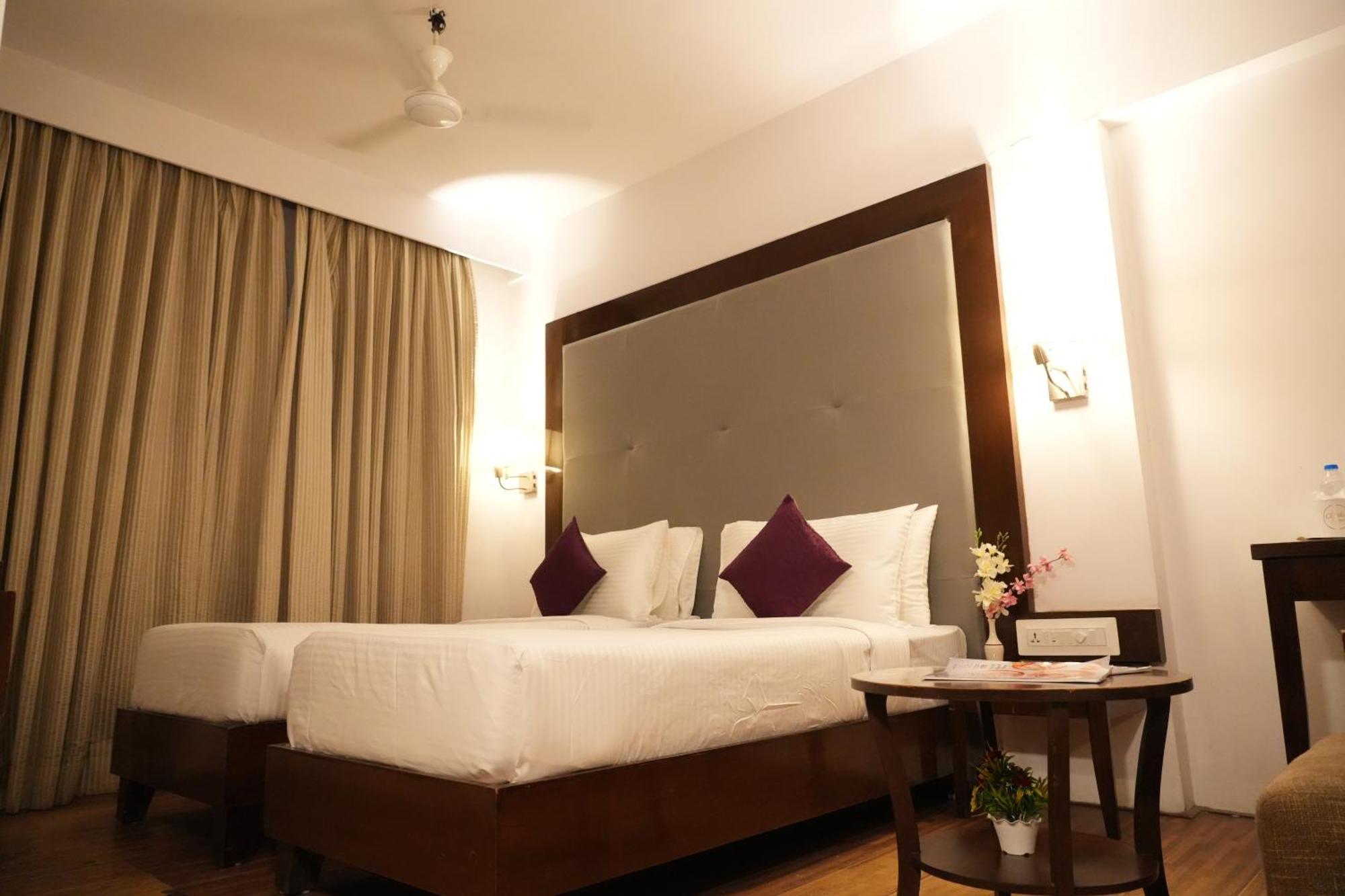 Hotel Clarks Collection Bhavnagar Exterior photo