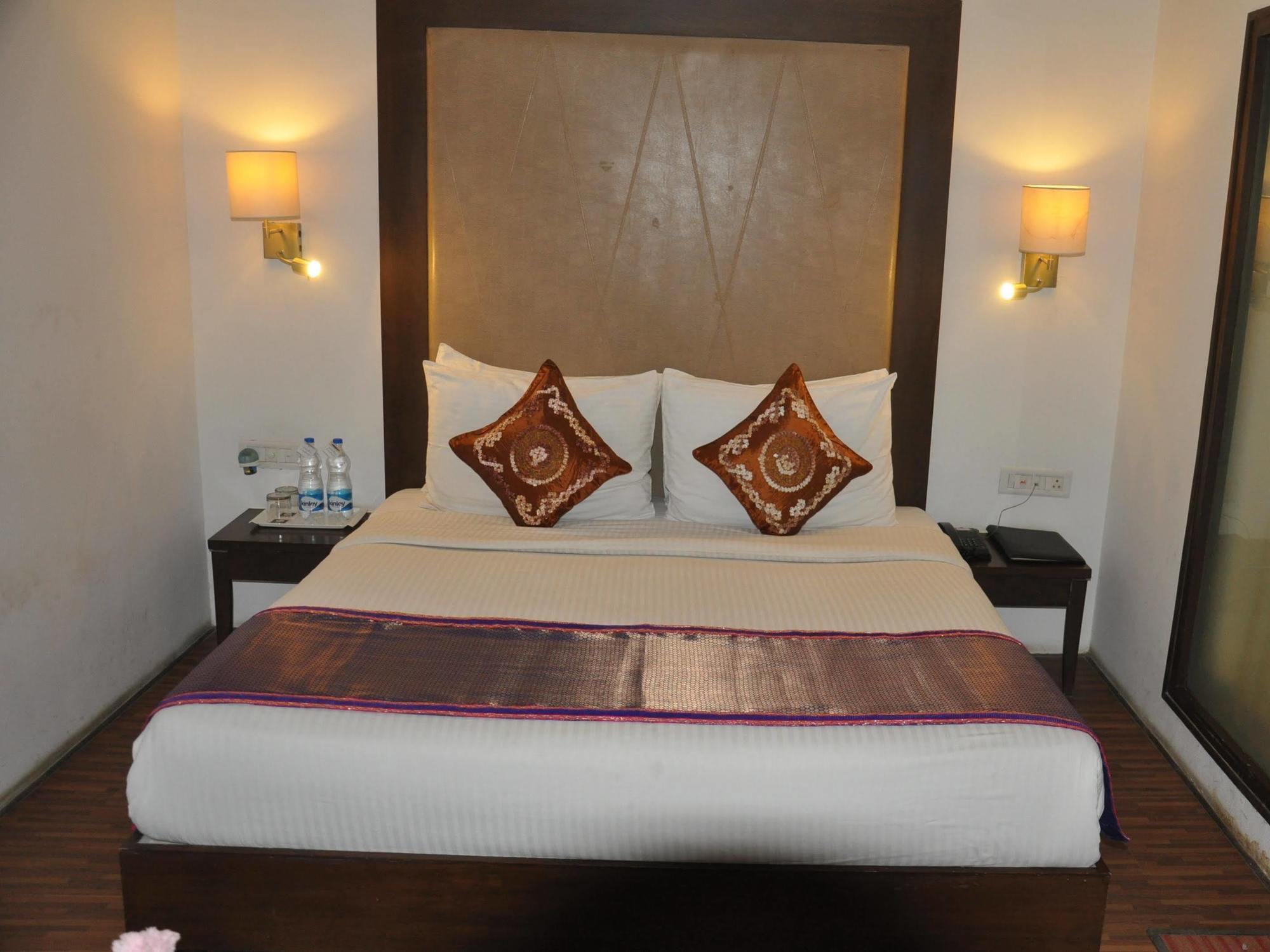 Hotel Clarks Collection Bhavnagar Exterior photo
