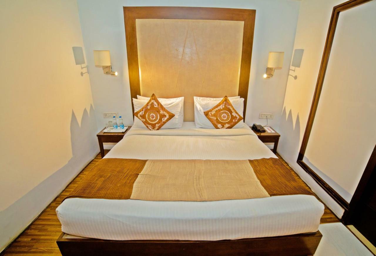 Hotel Clarks Collection Bhavnagar Exterior photo
